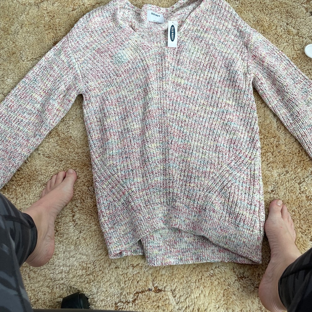 Old‎ navy sweater